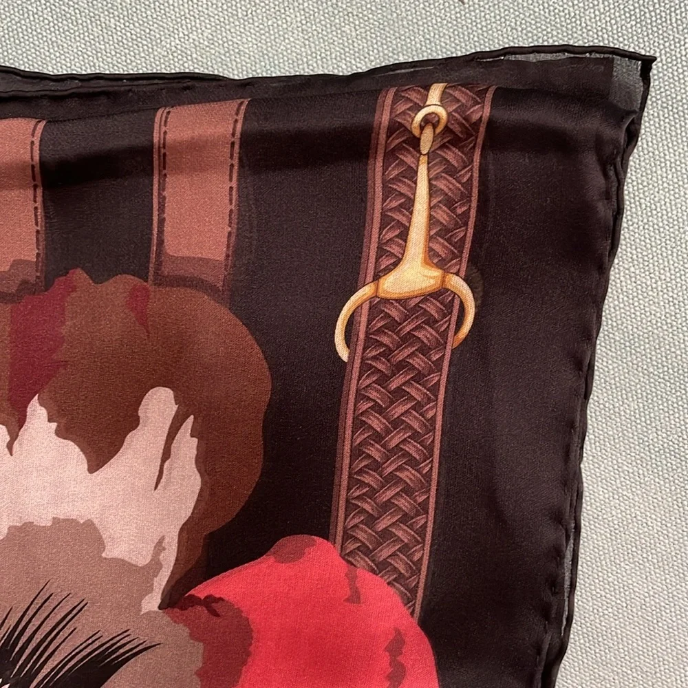 Authentic Gucci Floral Silk Scarf NWT 52 x 52 - Picture 8 of 10